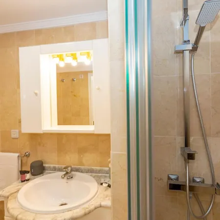 Delfin Best Seaviews & Garage Apartment
