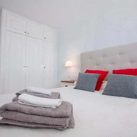 Delfin Best Seaviews & Garage Appartement *